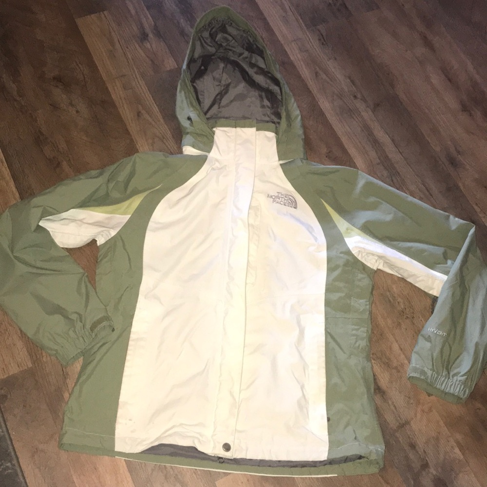 Northface Hyvent Rain/Wind Jacket. Medium - image 1